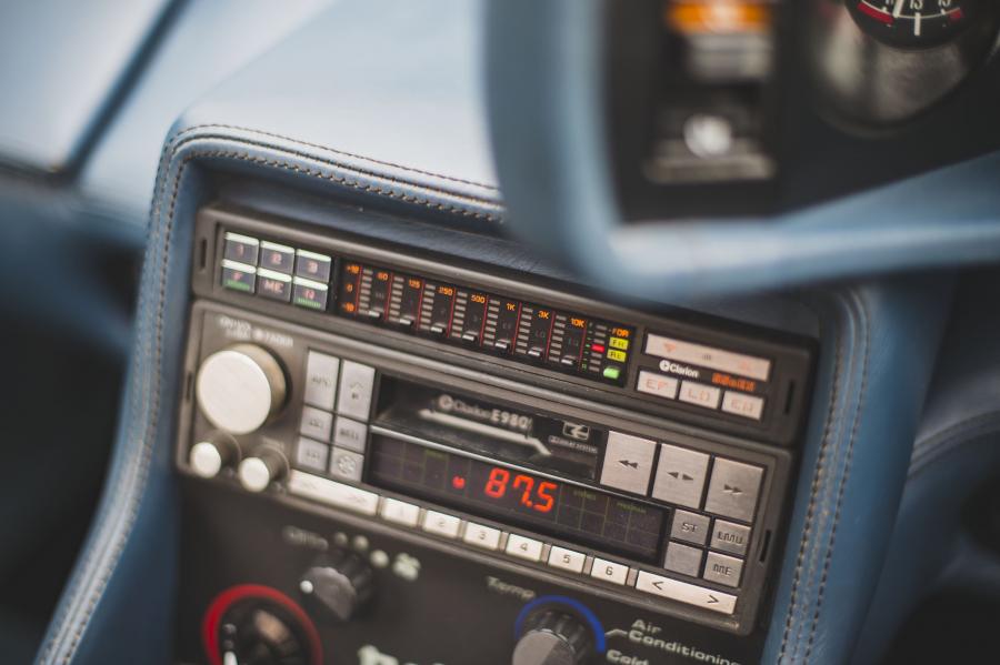 Детали интерьера Lotus Esprit Turbo HC Limited Edition 1987 года  (фото 6 из 181)